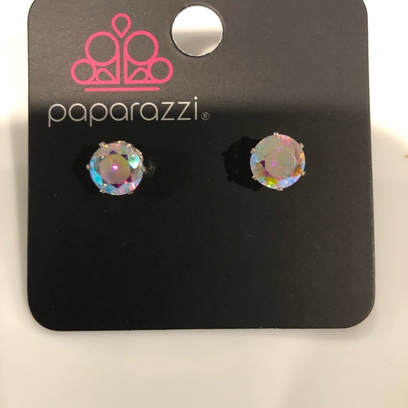 Paparazzi oil slick silver stud earrings - Picture 2 of 4